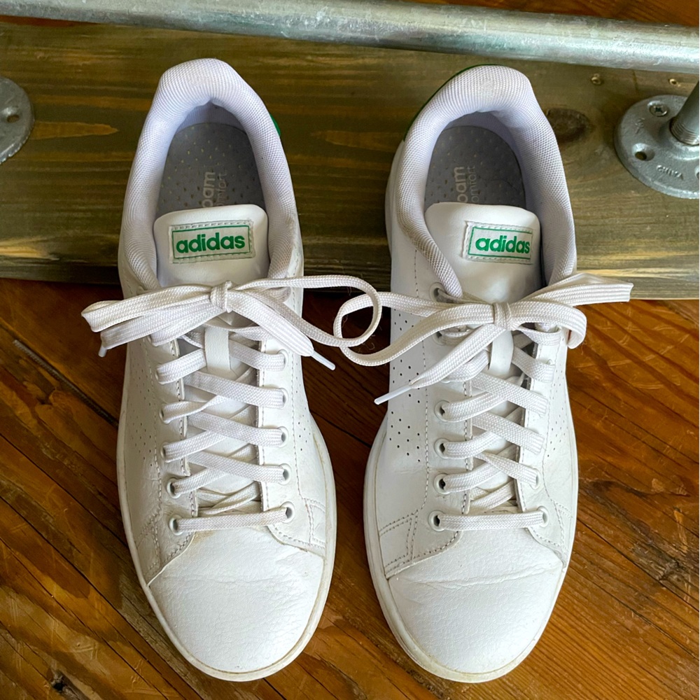 🟢🎾Adidas Leather Court Tennis Shoes sz 9.5 🎾🟢